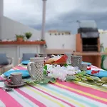Casa Terraco: Espaco, Conforto E Terraco Com Churrasqueira