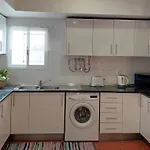 Appartamento Casa Terraco: Espaco, Conforto E Terraco Com Churrasqueira Olhão