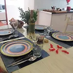 Casa Terraco: Espaco, Conforto E Terraco Com Churrasqueira Apartament