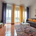 Casa Terraco: Espaco, Conforto E Terraco Com Churrasqueira