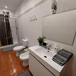 Casa Terraco: Espaco, Conforto E Terraco Com Churrasqueira * Olhão