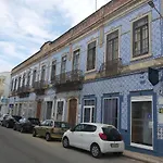 Casa Terraco: Espaco, Conforto E Terraco Com Churrasqueira * Olhão