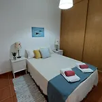 Casa Terraco: Espaco, Conforto E Terraco Com Churrasqueira Olhão