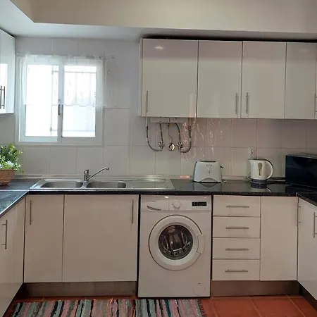 Appartement Casa Terraco: Espaco, Conforto E Terraco Com Churrasqueira Olhão