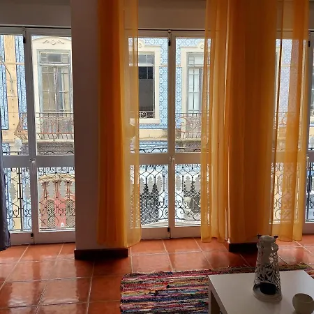 Appartement Casa Terraco: Espaco, Conforto E Terraco Com Churrasqueira Olhão