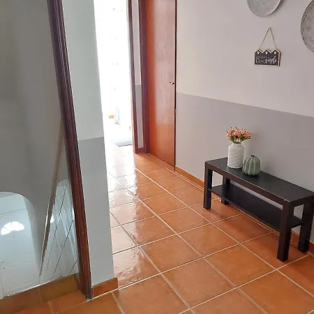 Casa Terraco: Espaco, Conforto E Terraco Com Churrasqueira *