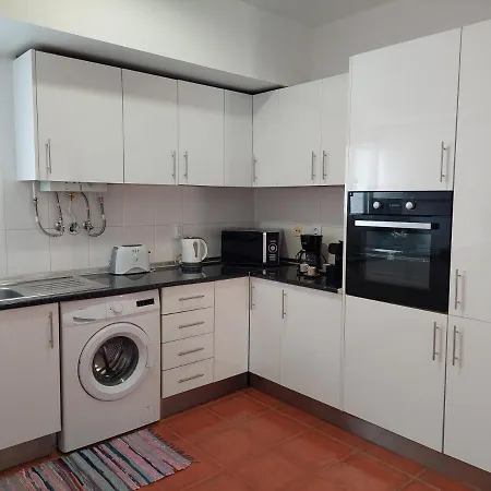 Casa Terraco: Espaco, Conforto E Terraco Com Churrasqueira Appartement Olhão