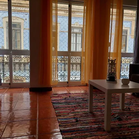 Casa Terraço: Espaço, Conforto E Terraço Com Churrasqueira *