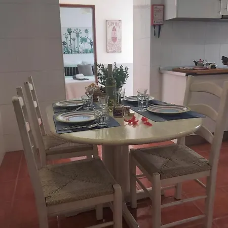 Apartamento Casa Terraço: Espaço, Conforto E Terraço Com Churrasqueira *