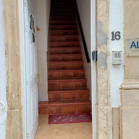 Casa Terraço: Espaço, Conforto E Terraço Com Churrasqueira Apartamento Olhão