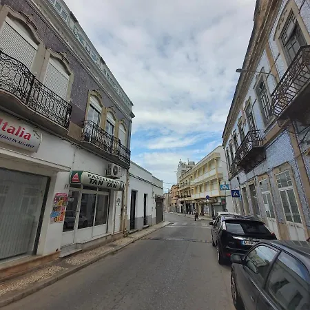 Casa Terraco: Espaco, Conforto E Terraco Com Churrasqueira