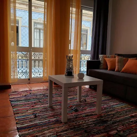 Casa Terraço: Espaço, Conforto E Terraço Com Churrasqueira