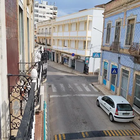 Casa Terraco: Espaco, Conforto E Terraco Com Churrasqueira 公寓 *