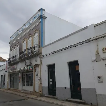 Casa Terraco: Espaco, Conforto E Terraco Com Churrasqueira 公寓