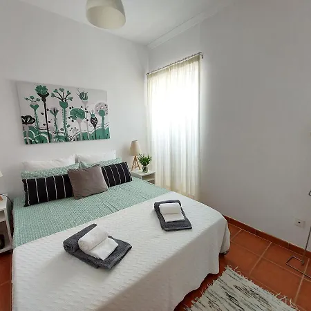 Casa Terraco: Espaco, Conforto E Terraco Com Churrasqueira * 奥良